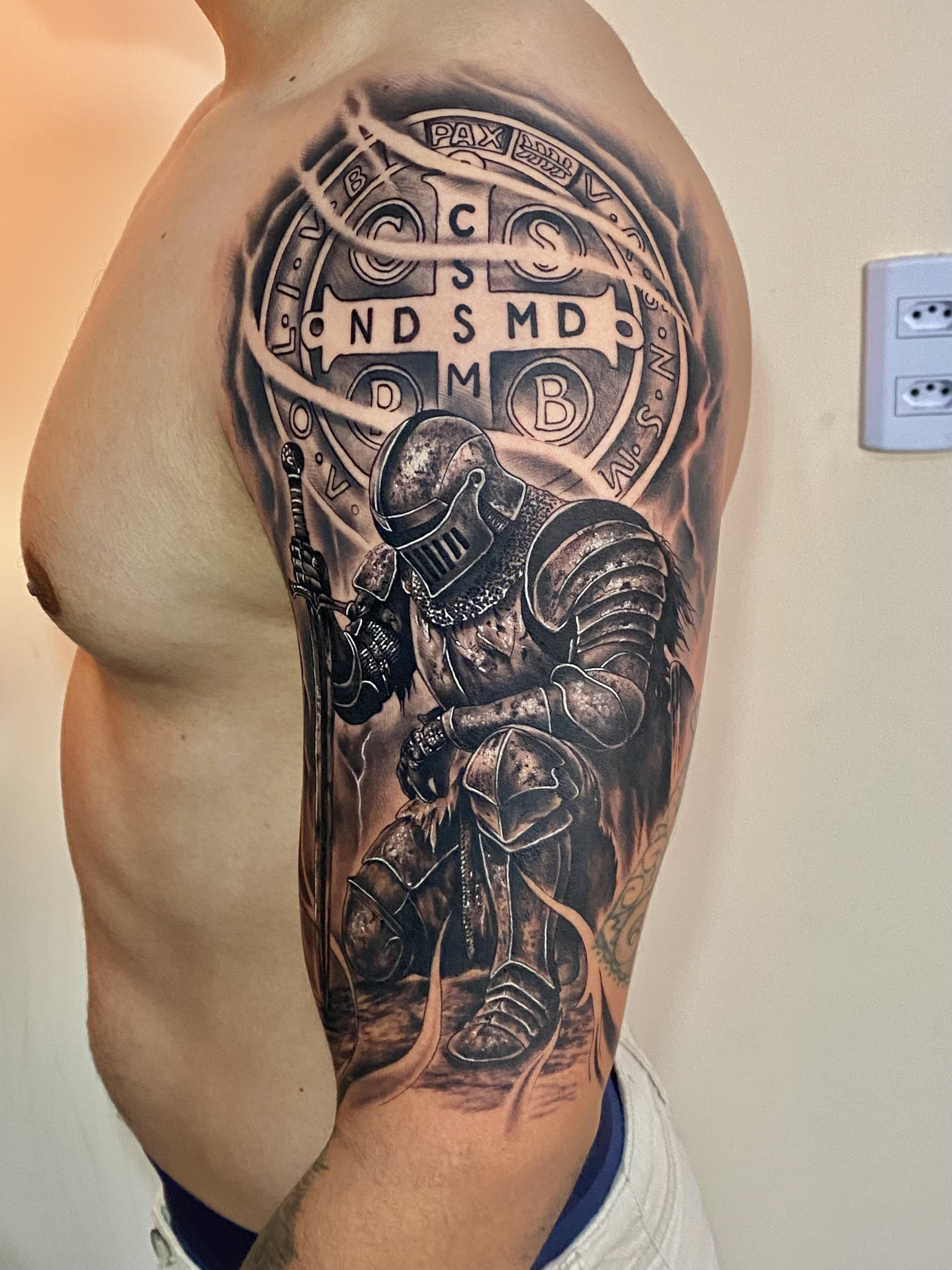 Tatuagem realista feita no Studio Freitas Tattoo